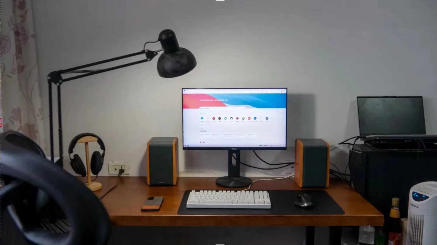 Modern Desktop Workspace